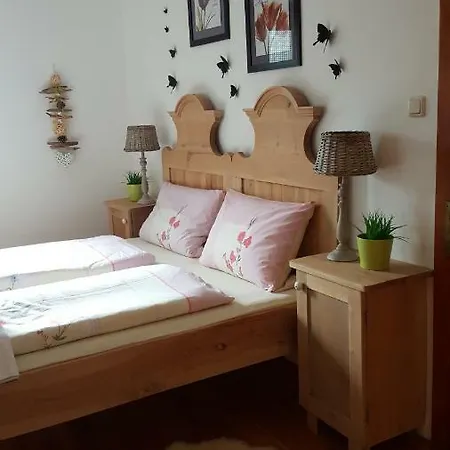Bio-hof/wiesbauer Apartment
